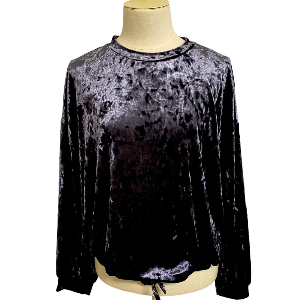 3/$12 

Adrianna Papell navy velvet sweater blouse. No drawstring, still cute!
